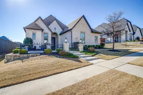 8708 Whitestone Rd, North Richland Hills, TX 76182