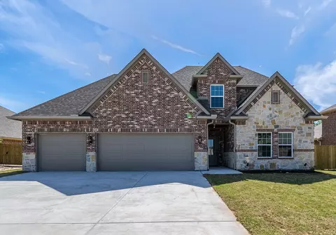 409 Ellis Place Dr, Greenville, TX 75402