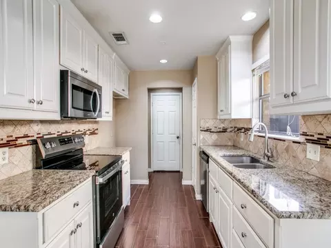 Kitchen - 209 Ginger Ln, Euless, TX 76039 photo 1 of 4