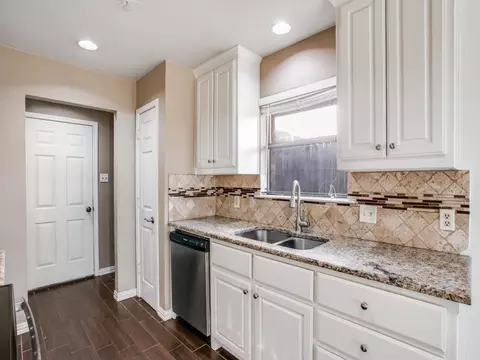 Kitchen - 209 Ginger Ln, Euless, TX 76039 photo 2 of 4
