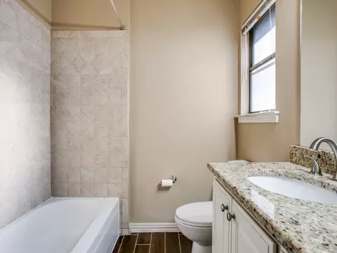 Bath - 209 Ginger Ln, Euless, TX 76039 photo 3 of 3