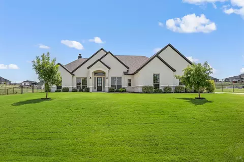 313 Oak Meadow Ln, Weatherford, TX 76085