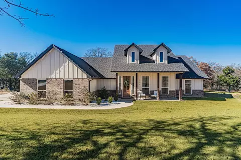 1008 Leo Ln, Poolville, TX 76487