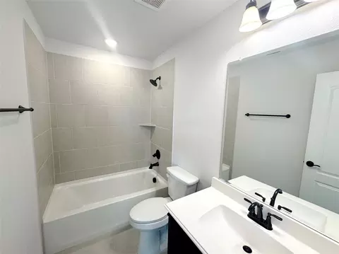 Bath - 3617 Pendleton Ct, Forney, TX 75126 photo 3 of 3
