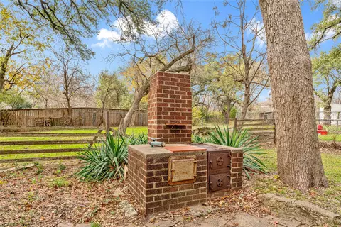 Exterior - 3808 N 27 St, Waco, TX 76708 photo 3 of 13