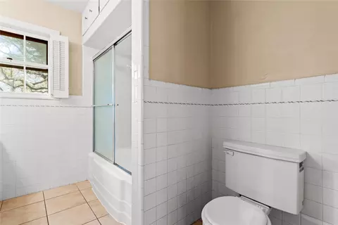 Bath - 3808 N 27 St, Waco, TX 76708 photo 2 of 2