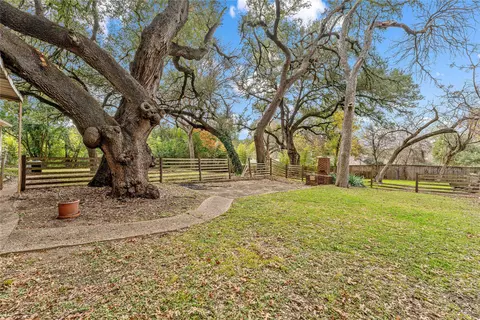 Exterior - 3808 N 27 St, Waco, TX 76708 photo 2 of 13