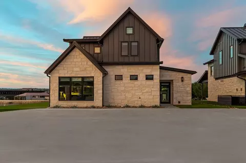 395 Emma Jean Trl, Iredell, TX 76649