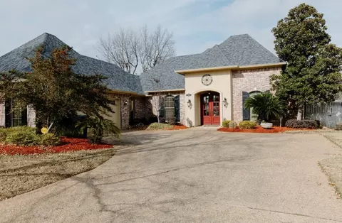166 Sand Beach Blvd, Shreveport, LA 71105