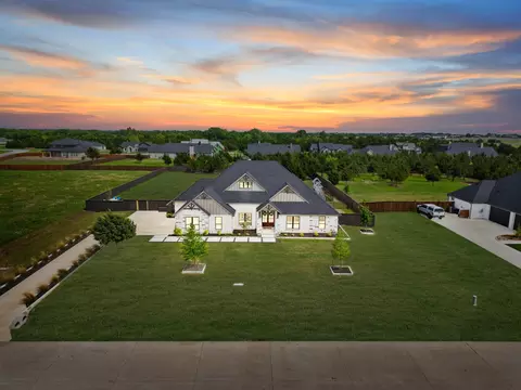 3070 Stonebriar Dr, Waxahachie, TX 75165