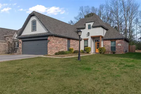 619 Lessie Dr, Stonewall, LA 71078