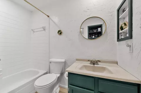Bath - 2425 Brook Crest Dr, Mesquite, TX 75150 photo 3 of 4