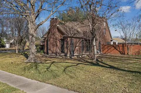 Exterior - 2425 Brook Crest Dr, Mesquite, TX 75150 photo 4 of 11