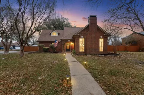 2425 Brook Crest Dr, Mesquite, TX 75150