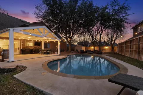 Exterior - 2425 Brook Crest Dr, Mesquite, TX 75150 photo 5 of 11