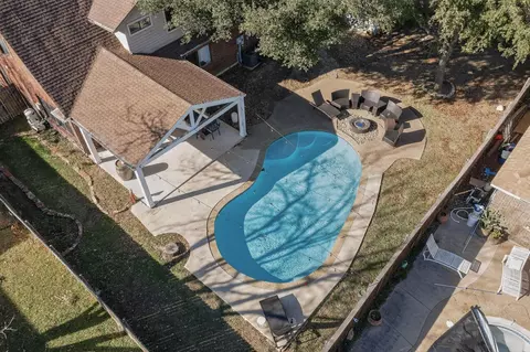 Exterior - 2425 Brook Crest Dr, Mesquite, TX 75150 photo 9 of 11