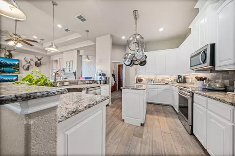 Kitchen - 184 Angus Ct, Itasca, TX 76055 photo 2 of 3