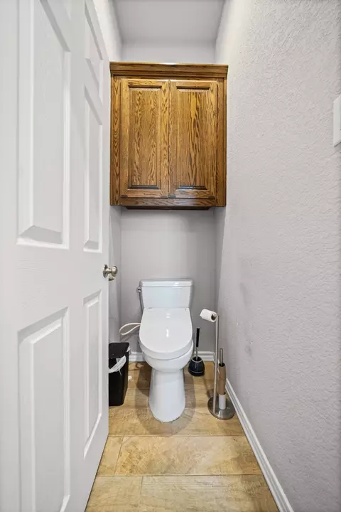 Bath - 184 Angus Ct, Itasca, TX 76055 photo 3 of 3