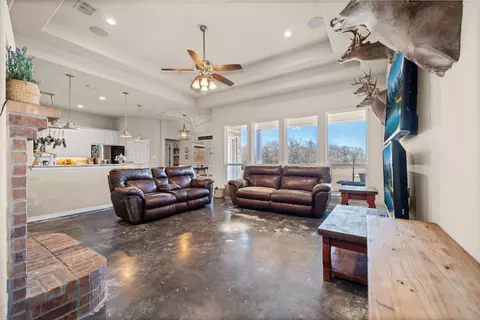 Living - 184 Angus Ct, Itasca, TX 76055 photo 1 of 1