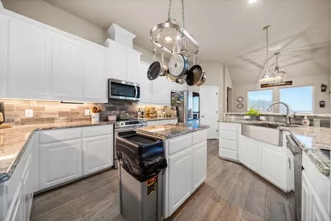 Kitchen - 184 Angus Ct, Itasca, TX 76055 photo 1 of 3