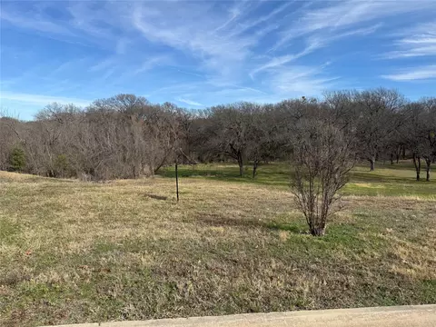 2459 Creekwood Dr, Cedar Hill, TX 75104
