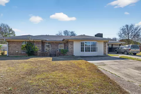 1806 Comet Cir, Bossier City, LA 71112
