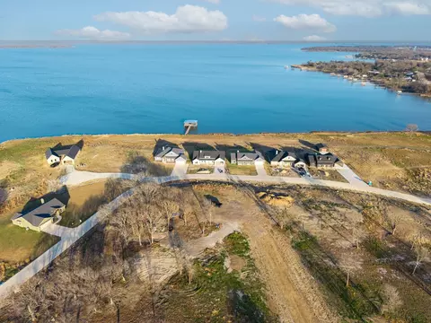 250 Caro Dr, West Tawakoni, TX 75474