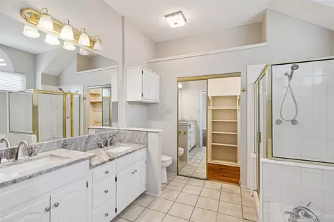 Bath - 356 Arbor Ct, Euless, TX 76039 photo 1 of 3