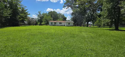 Exterior - 409 Elm St, Springhill, LA 71075 photo 4 of 4