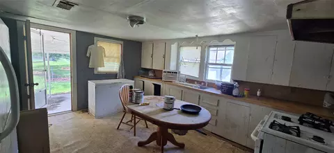 Kitchen - 409 Elm St, Springhill, LA 71075 photo 1 of 1
