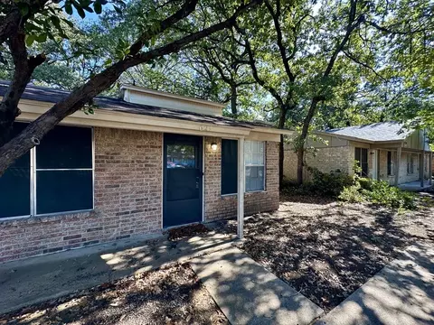627 Mcqueary St, Arlington, TX 76012