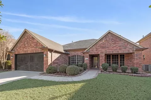965 Tara Dr, Burleson, TX 76028