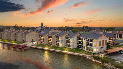 401 E Pearl St #2103, Granbury, TX 76048