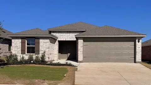 524 Crestridge Dr N, Cleburne, TX 76033