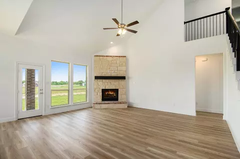 Living - 6033 Mango, Sanger, TX 76266 photo 3 of 4