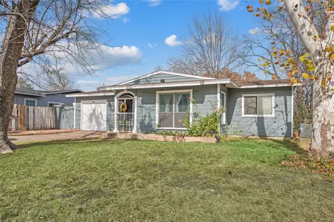 2105 Cloverdale St, Arlington, TX 76010