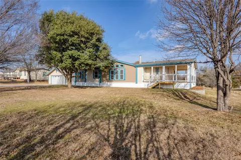 156 Northwoods Ct, Azle, TX 76020