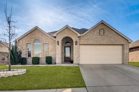 9329 Flying Eagle Ln, Fort Worth, TX 76131