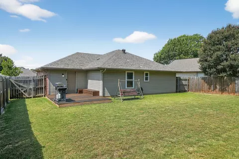 Exterior - 604 Mcanear St, Cleburne, TX 76033 photo 6 of 7