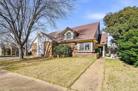 730 Bordeaux Dr, Euless, TX 76039