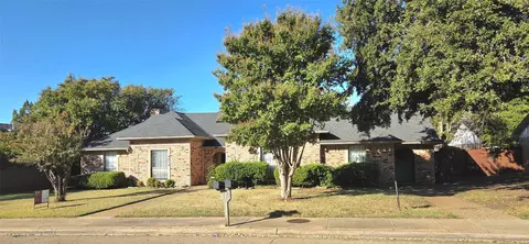 4010-4012 Saint Christopher Ln, Dallas, TX 75287