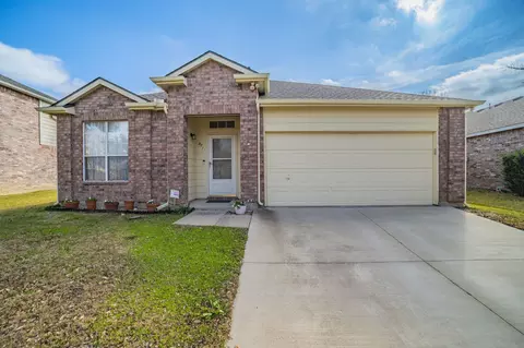 3011 Blacksmith Ct, Grand Prairie, TX 75052