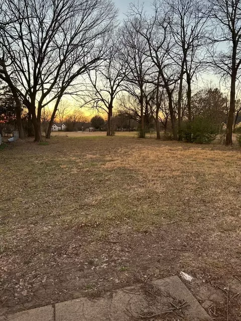 904 Willow St, Sherman, TX 75090