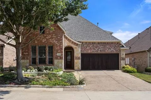2633 Waters Edge Ln, Fort Worth, TX 76116