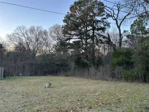 1203 N Hamlett St, Athens, TX 75751