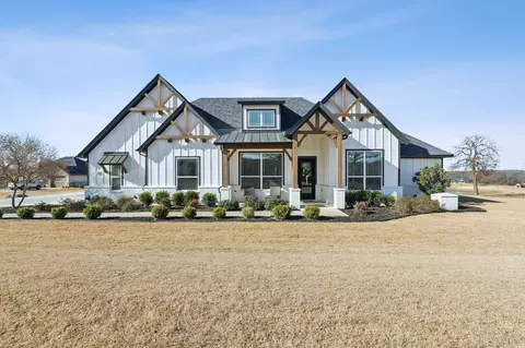 125 San Miguel Dr, Decatur, TX 76234