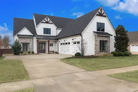 10946 Whispering Path Dr, Shreveport, LA 71106