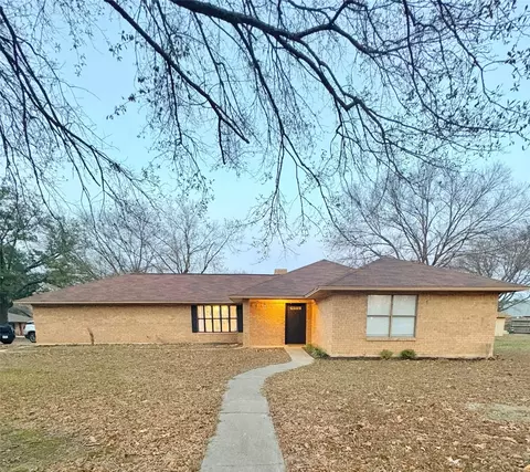 2401 Matthew Dr, Mount Pleasant, TX 75455