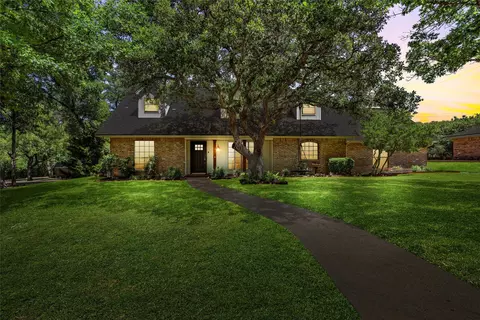 809 Woodland West Dr, Woodway, TX 76712