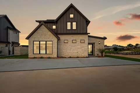 355 Emma Jean Trl, Iredell, TX 76649